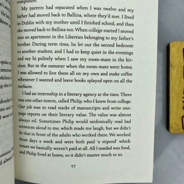 Sally-Rooney-Normal-People-Conversations-with-Friends-Life-Novel-Adult-Bed-Time-Reading-Books-Fiction-5